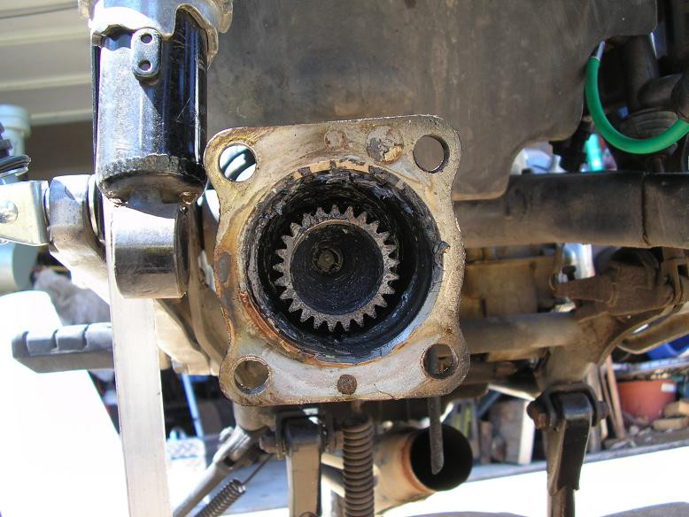 Click image for larger version

Name:	19rear_driveshaft.jpg
Views:	161
Size:	128.0 KB
ID:	860505