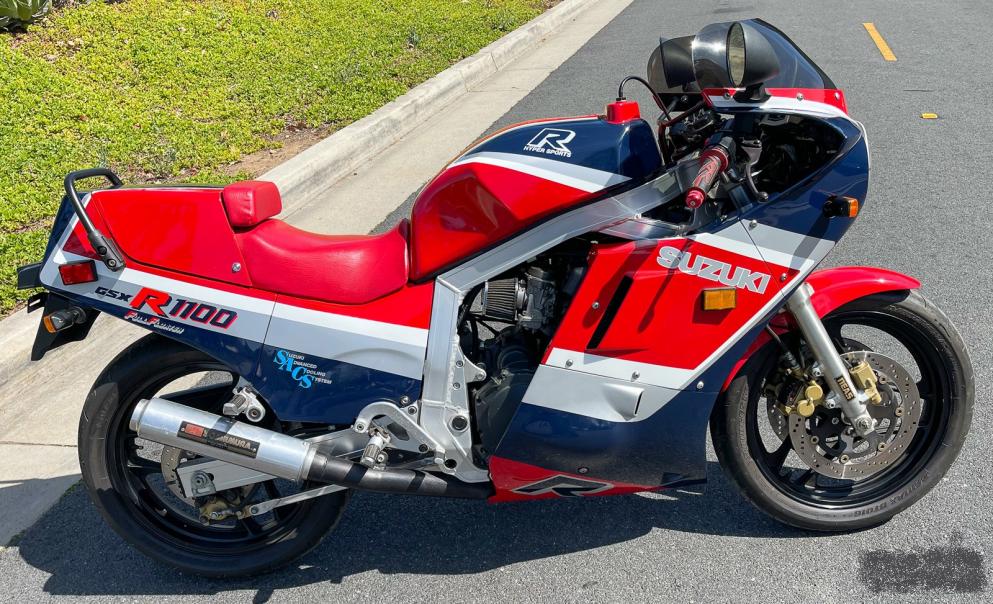 Click image for larger version  Name:	well-maintained-1986-suzuki-gsx-r1100-looks-a-lot-tidier-than-many-of-its-contemporaries-187550_1.jpg Views:	0 Size:	149.3 KB ID:	877290